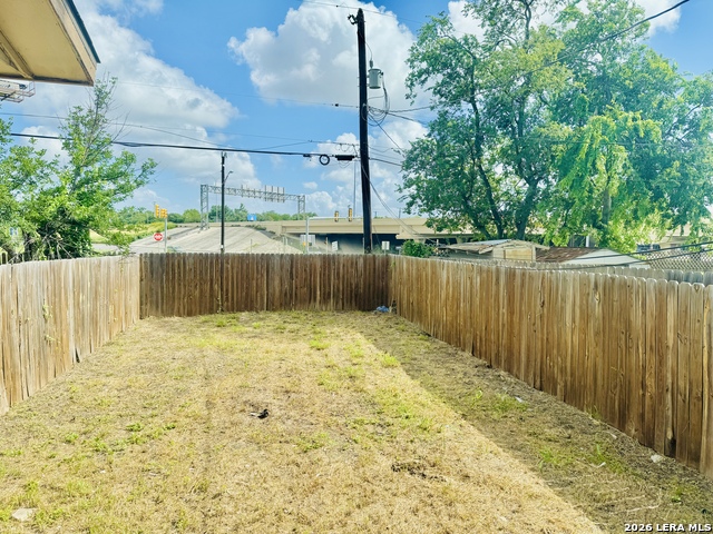 1417 W Olmos Dr Property Photo 9