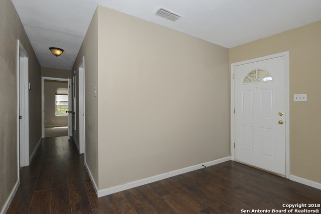 1214 Kenrock St Property Photo 7