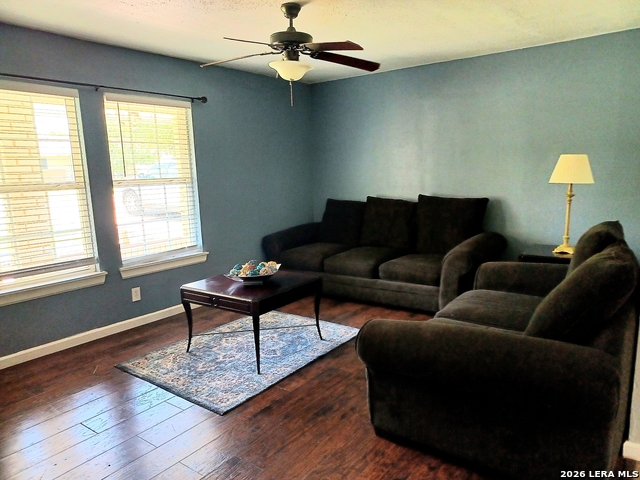 1214 Kenrock St Property Photo 11