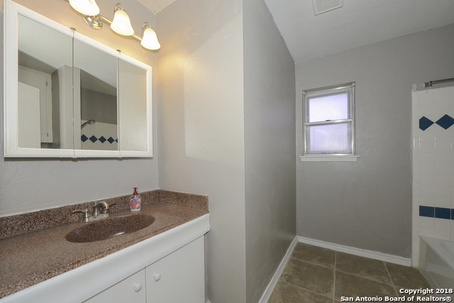 1214 Kenrock St Property Photo 33