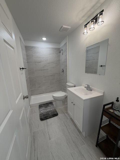 8503 S Flores St Property Photo 5