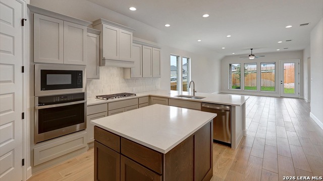 4213 Mountain Ash Property Photo 9