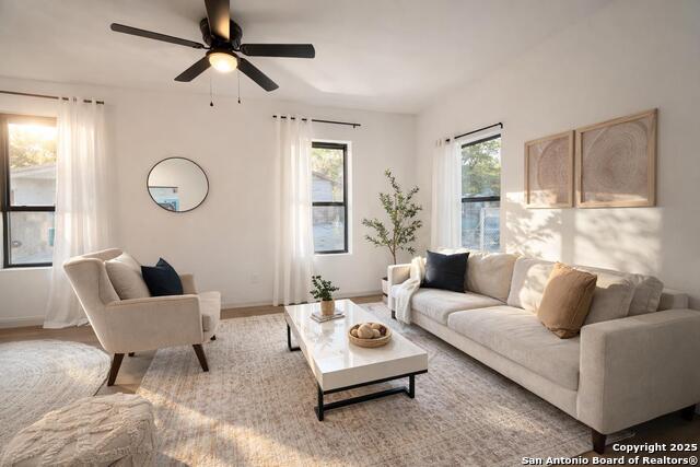 1210 Gardina Property Photo 4