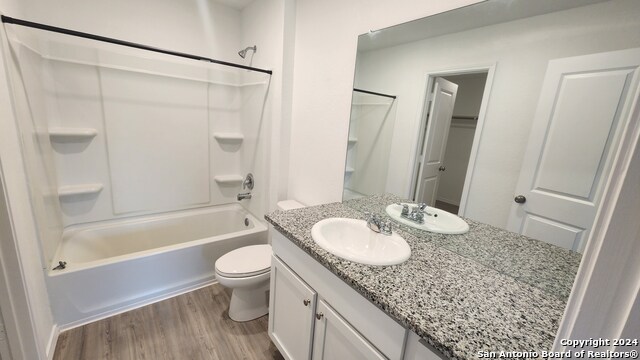 2815 Charpak Dr Property Photo 18