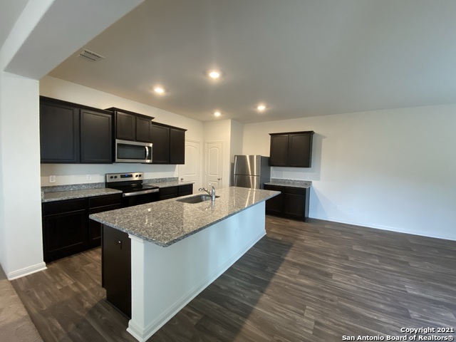 3006 Citron Gdn Property Photo 5