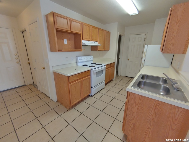 8916 Maverick Draw Property Photo 3