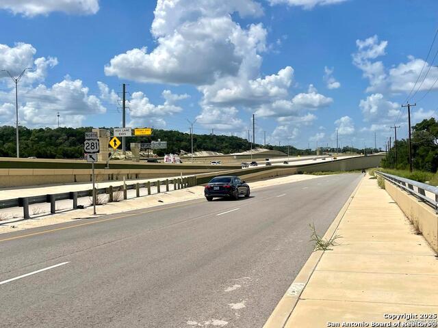 N Us Highway 281 Property Photo 2