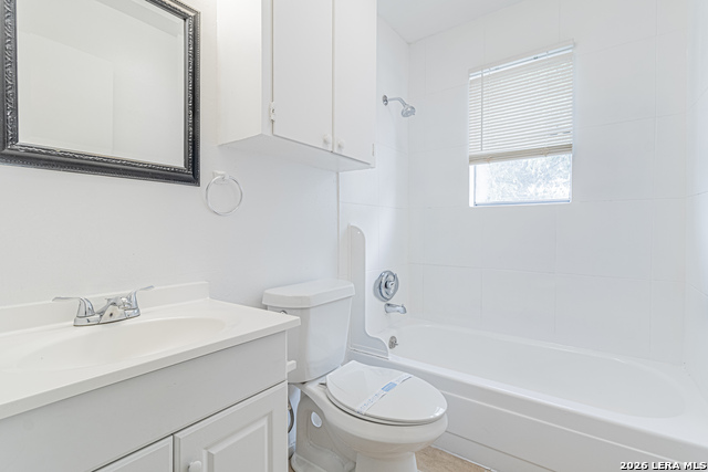 221 E Craig Pl Property Photo 17