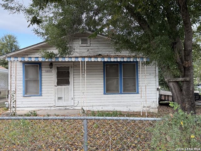 1805 Perez St Property Photo 1