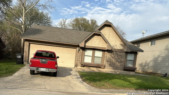 3319 Tree Grove Dr Property Photo 3