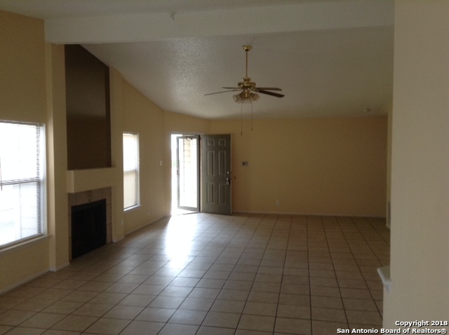 3319 Tree Grove Dr Property Photo 5