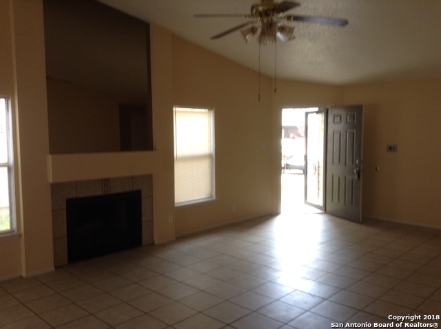 3319 Tree Grove Dr Property Photo 6