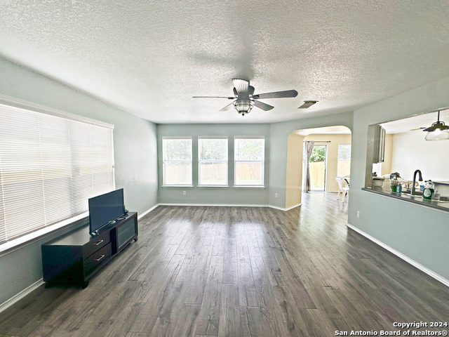 11358 Victory Cavern Property Photo 4