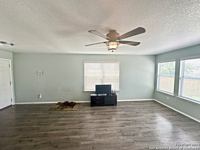 11358 Victory Cavern Property Photo 5