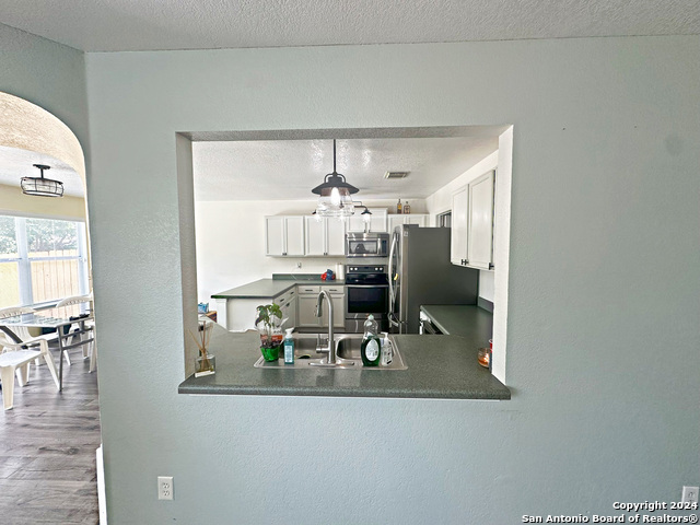 11358 Victory Cavern Property Photo 6