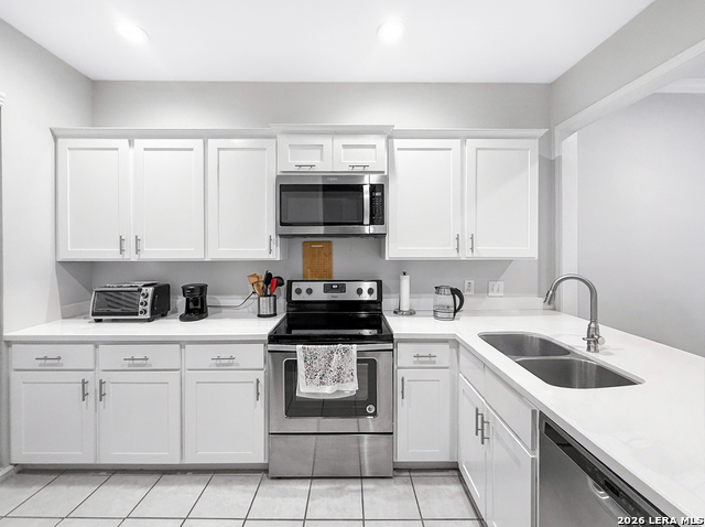 7707 Broadway Property Photo 5