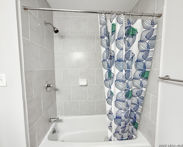 7707 Broadway Property Photo 9