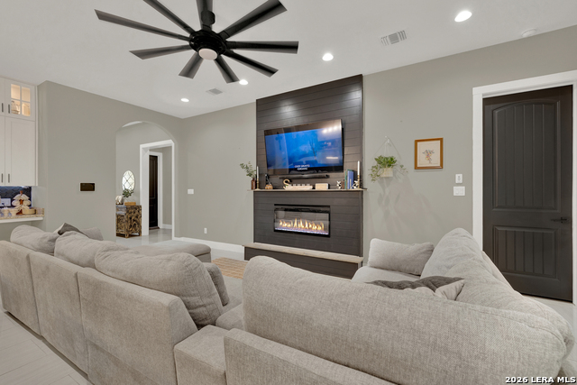 627 Hummingbird Property Photo 7
