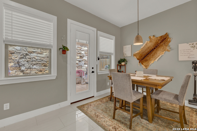 627 Hummingbird Property Photo 10