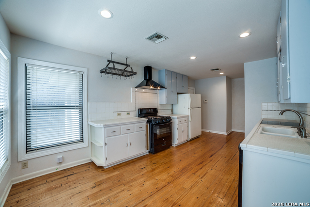 244 Halcyon Pl Property Photo 3