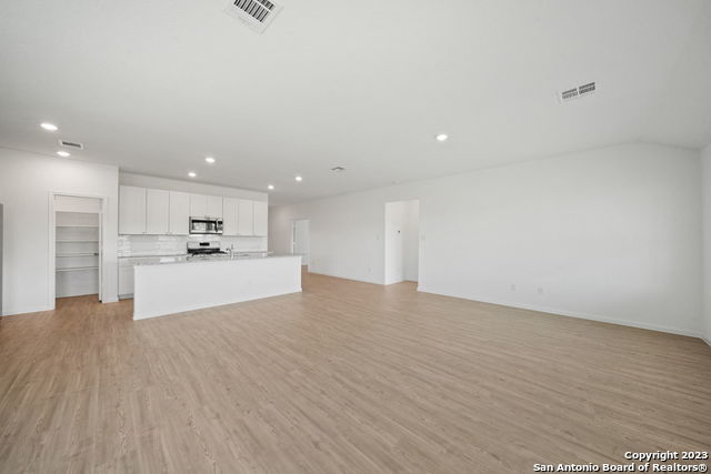 15048 Nettleton Mill Property Photo 9