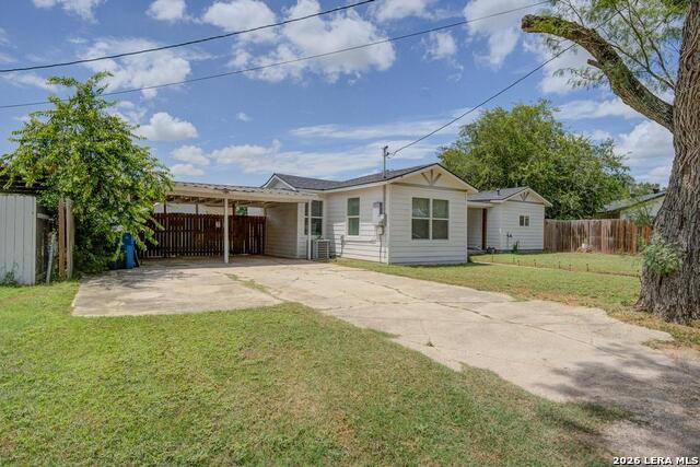 303 Lee Dr Property Photo 4