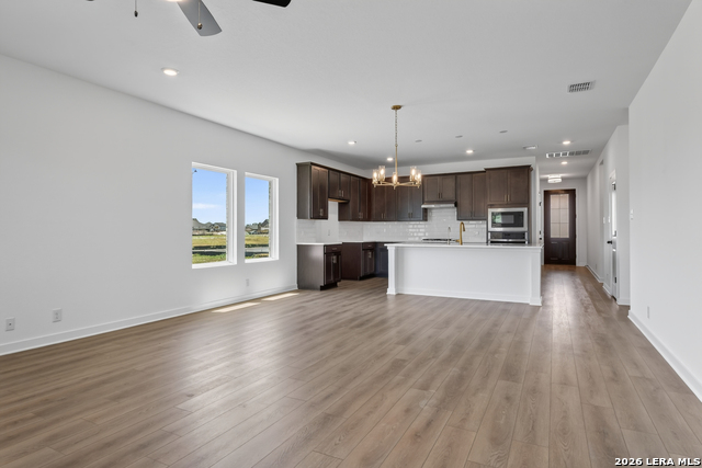 122 Thornbloom Property Photo 8