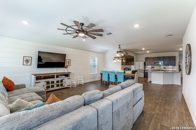 816 Indigo Property Photo 6