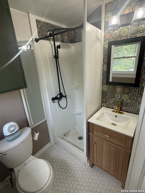 843 Cross St Property Photo 8