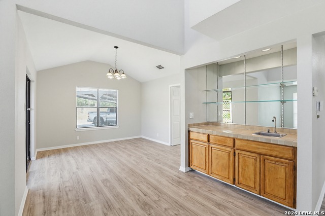 401 Thetford Property Photo 7