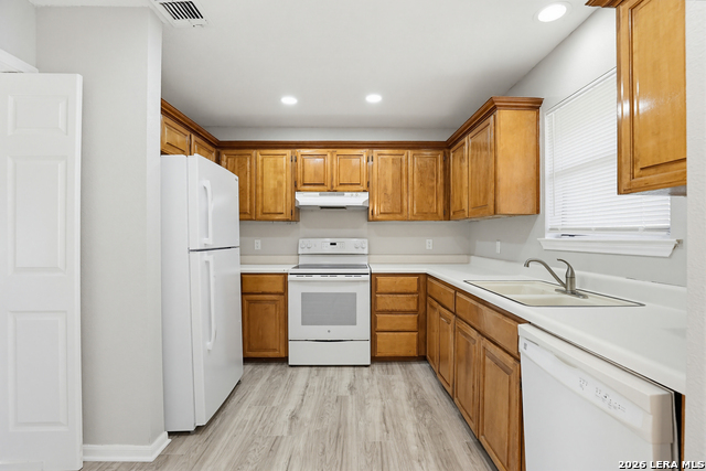 401 Thetford Property Photo 9