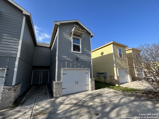 570 Advantage Property Photo 1
