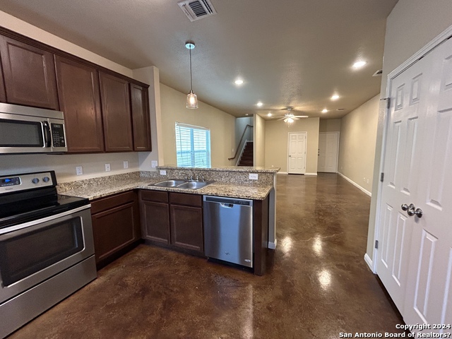 570 Advantage Property Photo 4