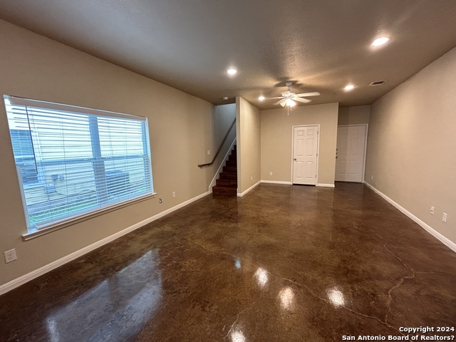 570 Advantage Property Photo 6