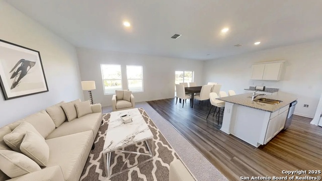 144 Dionicio Loop Property Photo 5