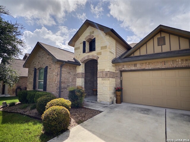 462 Pecan Mdws Property Photo 1