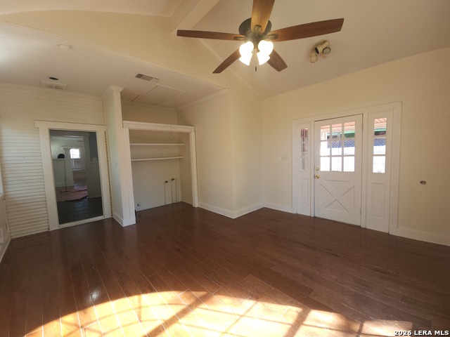 1138 W Magnolia Ave Property Photo 8