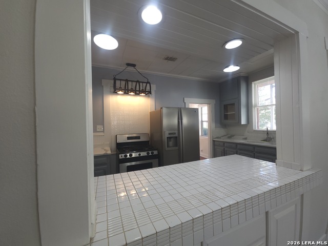 1138 W Magnolia Ave Property Photo 15