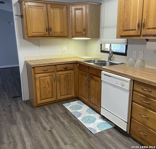 8429 Braewick Property Photo 9