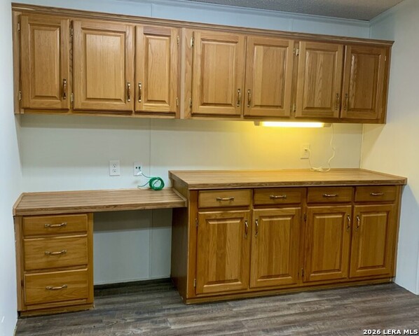 8429 Braewick Property Photo 10