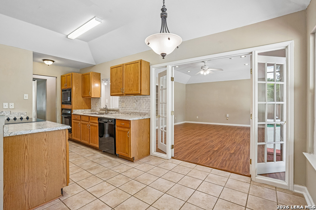 11914 Briarpath St Property Photo 8