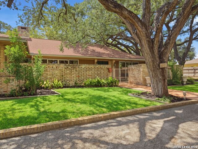 122 Laburnum Dr Property Photo 5