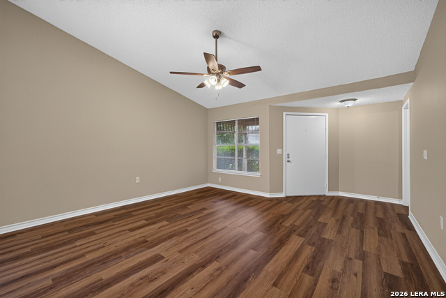 10042 Sierra Pass Property Photo 7