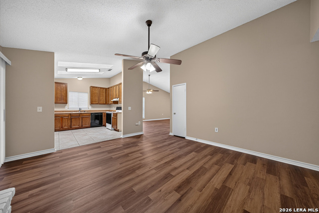 10042 Sierra Pass Property Photo 12