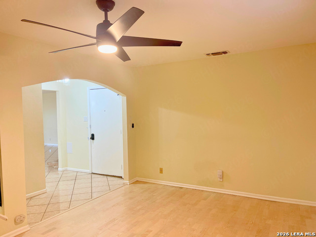 5868 Royal Ridge Dr Property Photo 7