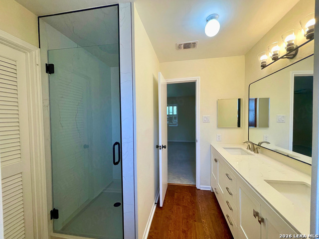 5868 Royal Ridge Dr Property Photo 15
