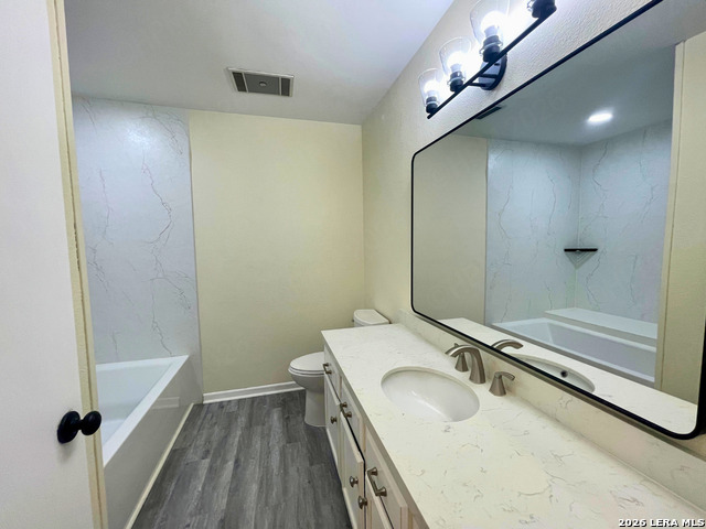 5868 Royal Ridge Dr Property Photo 17