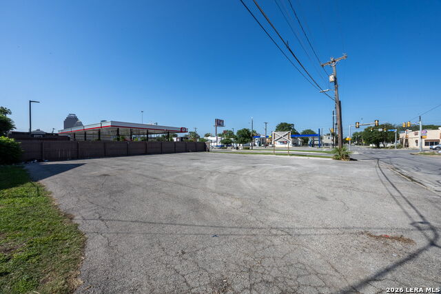 302 W Euclid Property Photo 2