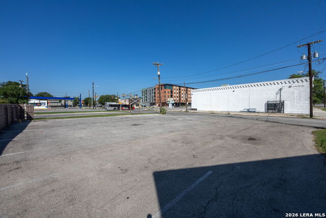 302 W Euclid Property Photo 3