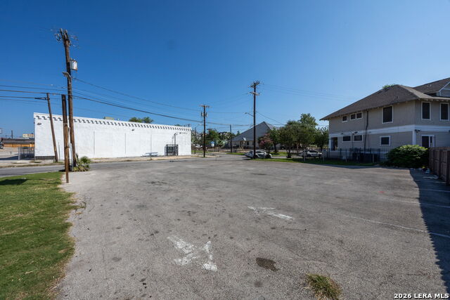 302 W Euclid Property Photo 5